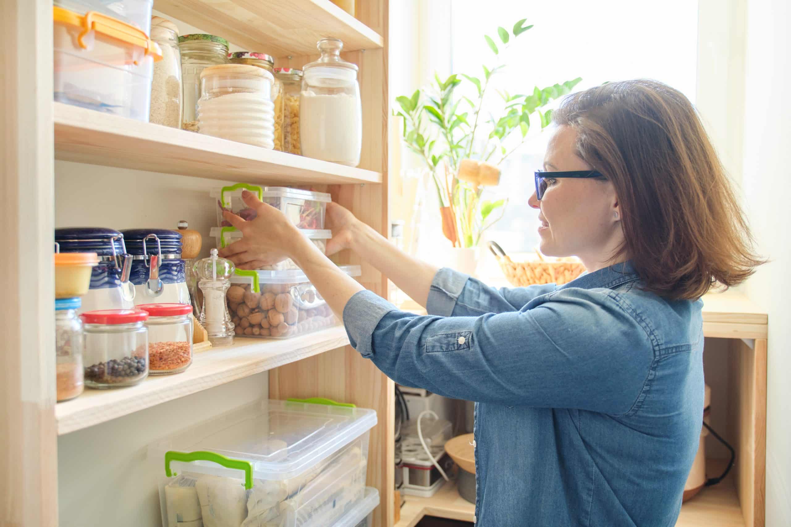 riporre gli alimenti in scatole facilita l'organizzazione