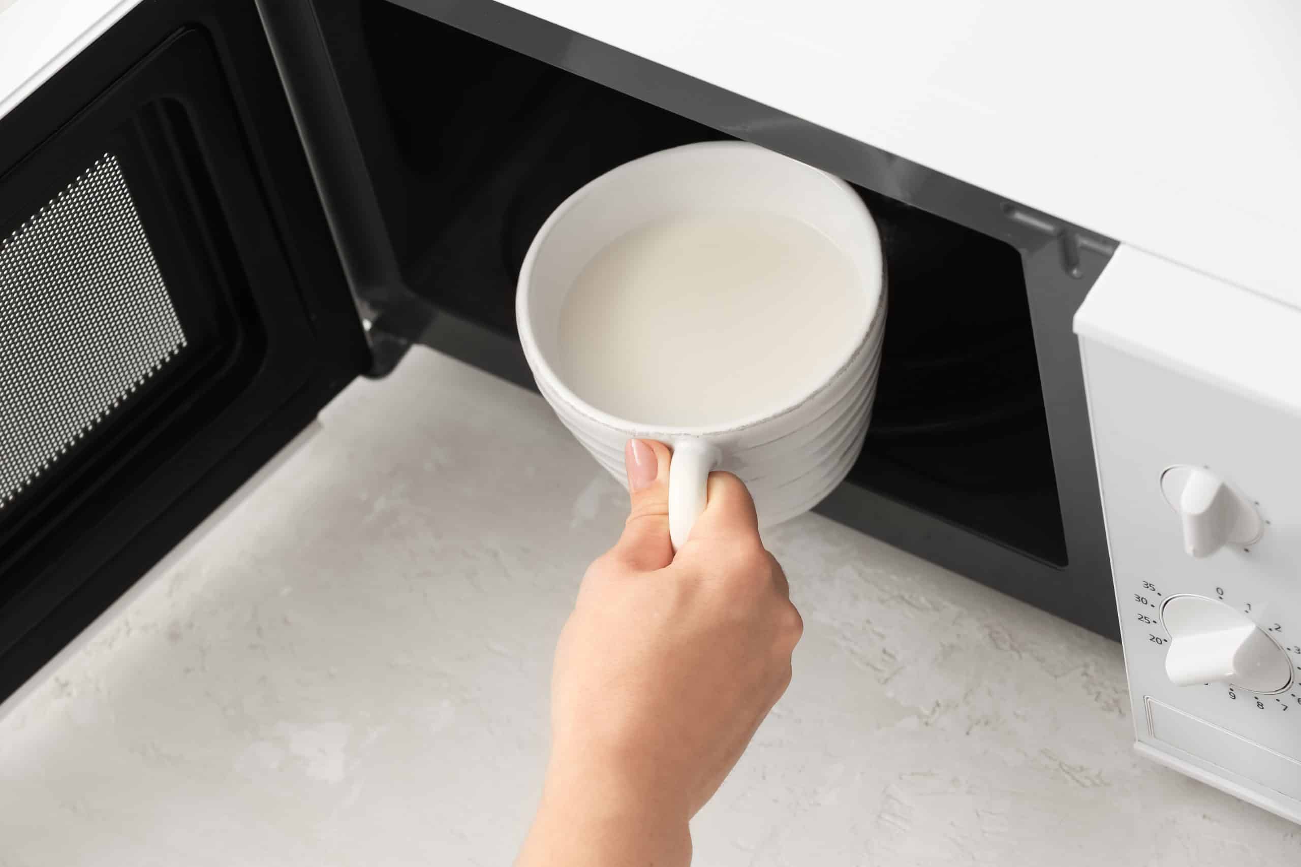 Errore da evitare con il latte nel microonde